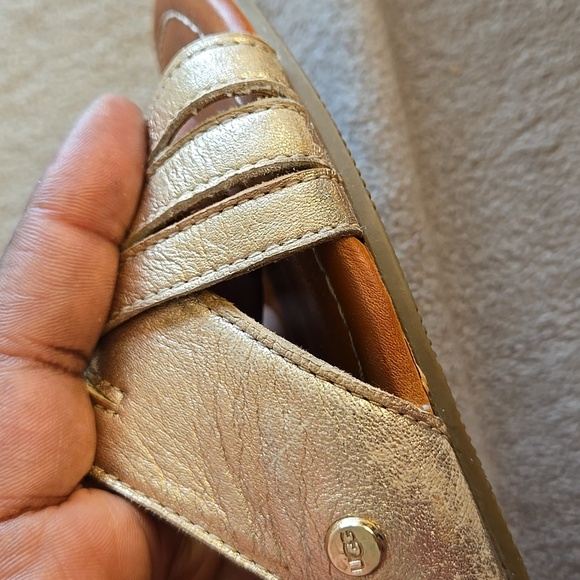 UGG Kenleigh Slide Women's Metallic Gold Sandals Summer Shoes Size 8 - Picture 13 of 14